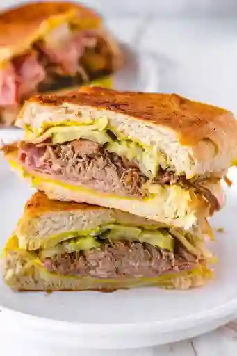 Sandwich Cubano Ropa Vieja