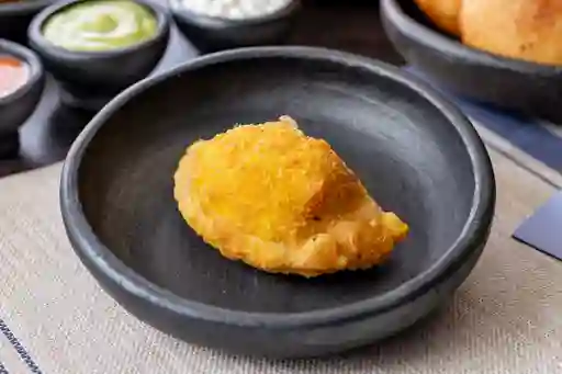 Empanada de Pollo y Queso