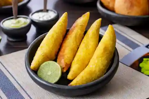 Empanada de Carne X 4