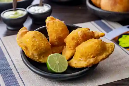 Empanada de Pollo X 4