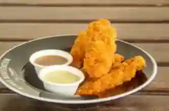 Boneless X32 Unidades y Cuatro Salsas