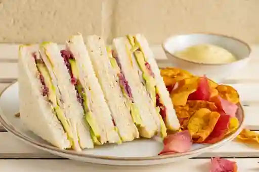 Sándwich Pavo y Aguacate