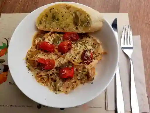 Pasta de Arroz con Pollo