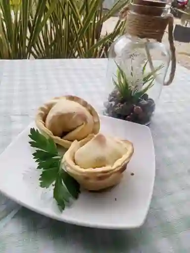 Empanada de Jamón y Queso