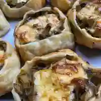Empanada de Queso y Champiñones
