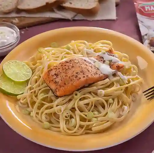 Pasta Al Limón con Salmon