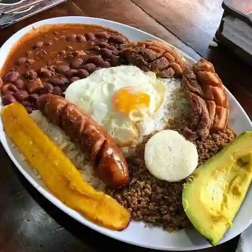 Bandeja Paisa	