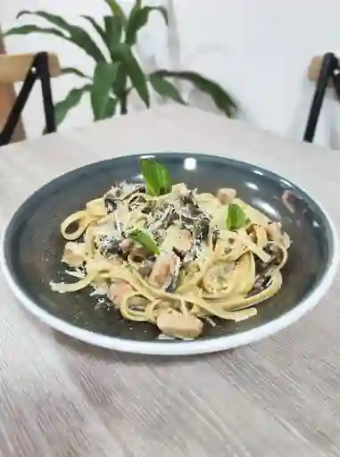 Pastas de Pollo Funghi