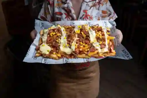 Combo Salchipapa Antaño y 4 Cervezas