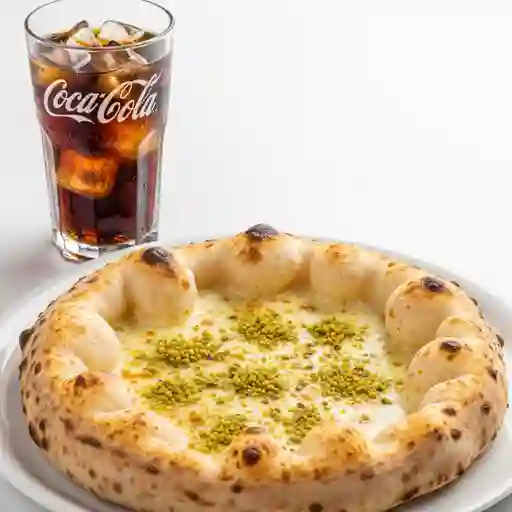 Combo Pizza Cuatro Quesos y Coca-Cola