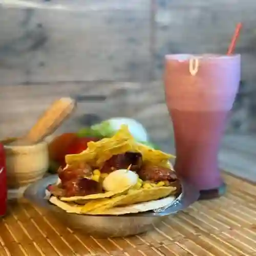 Arepa Rellena Ranchera Queso Mortadela Carne Chorizo Maiz Nachos