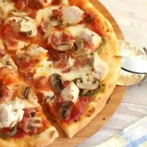 Pizza Tocineta Pollo