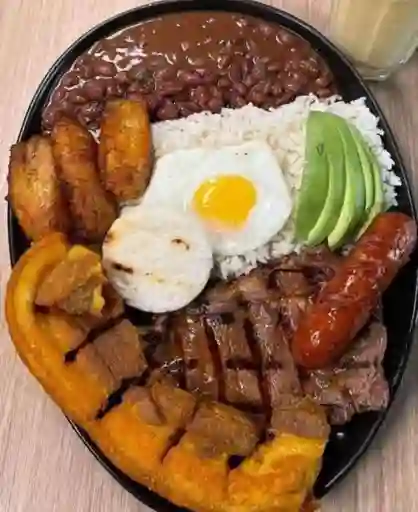 Bandeja Típica