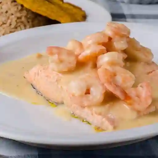 Salmón de 300 gr con Camarones