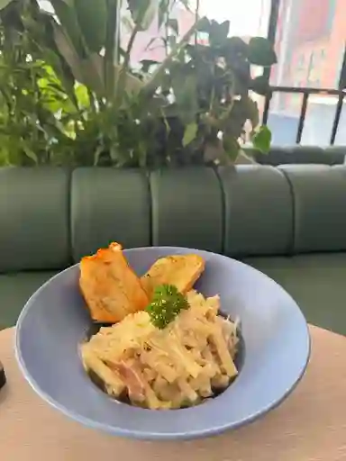 Pizza Pollo Alfredo
