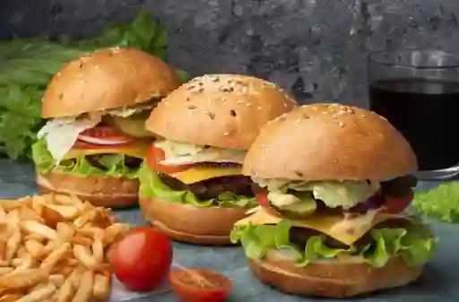 3 Hamburguesas + Litro + Papas