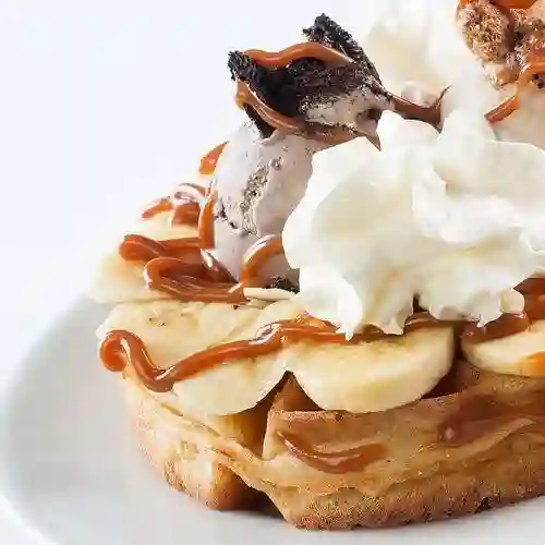 Waffle con Frutas y Helado