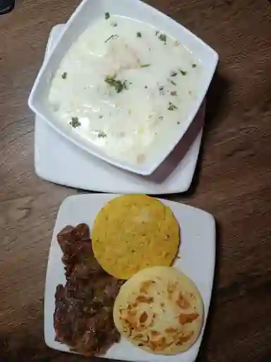 Caldo Huevo Carne