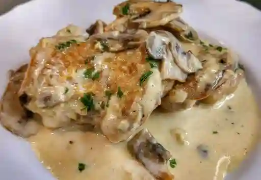 Pechuga en Salsa de Champiñones
