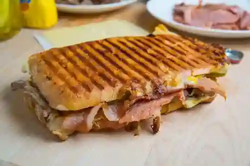 Sandwich Cordero