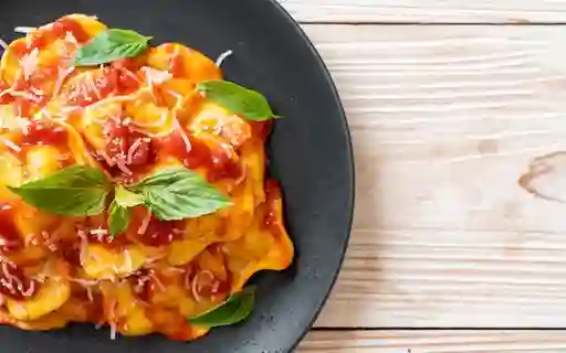 Raviolinis Al Pomodoro Clásico