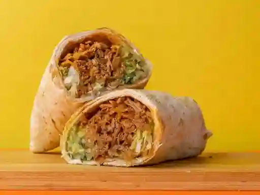 Burrito en Tortilla de Harina con Mixto de Carne y Pollo.