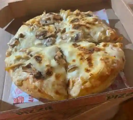 Pizza de Pollo con Champiñones