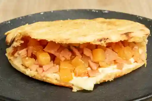 Arepa Rellena Hawaiana
