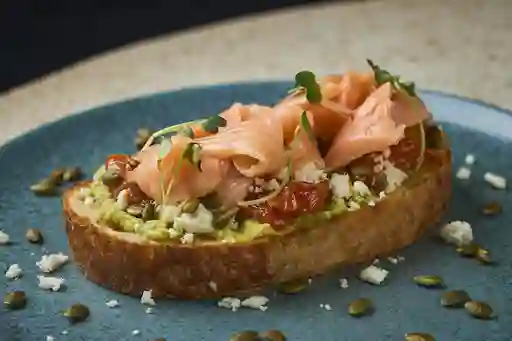 Tostada de Aguacate