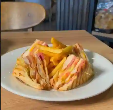 Pernil Club Sandwich