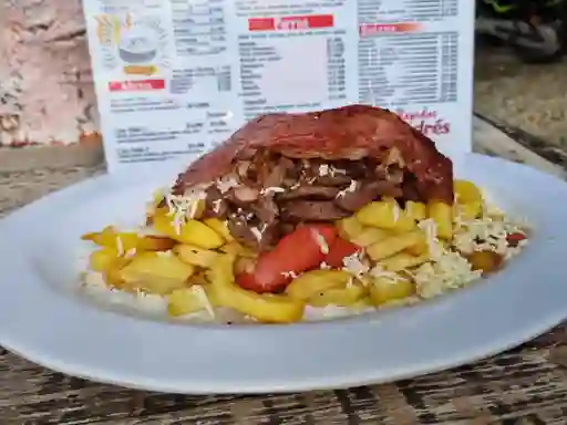 Salchipapas con Todo