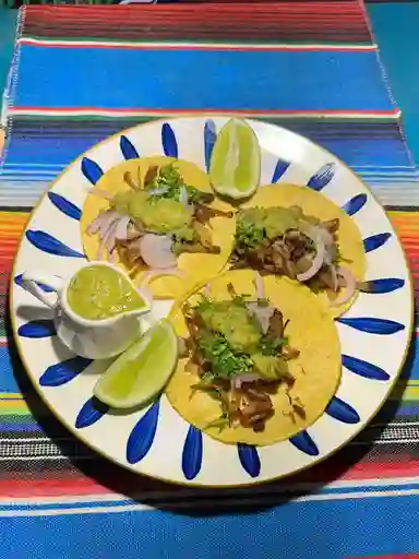 Tacos de Carnitas