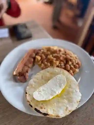 Desayuno Completo Chicharrón