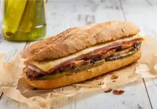 Sándwich Pollo (Mini 15cm)