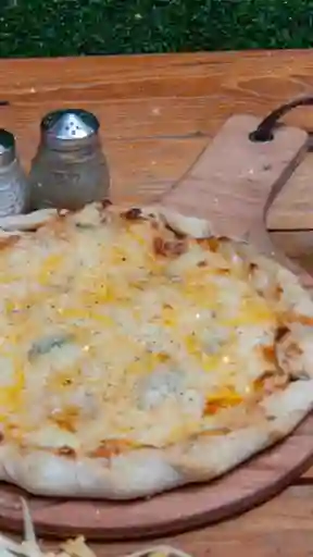 Pizza 4 Quesos