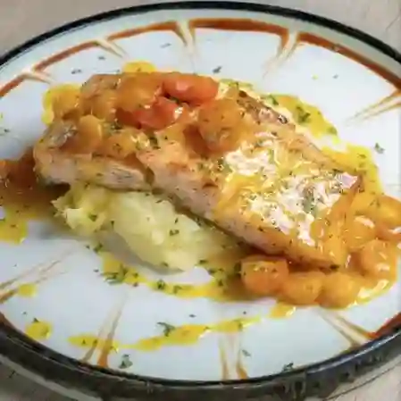Salmon Pasión Fruit