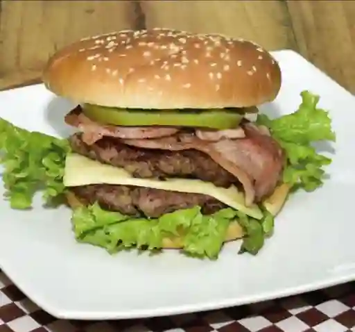 Hamburguesa Artesanal Doble Carne de Res