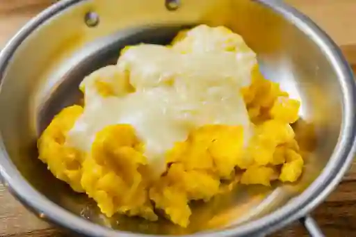 Huevos con Queso