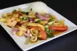 Saltado De Mariscos