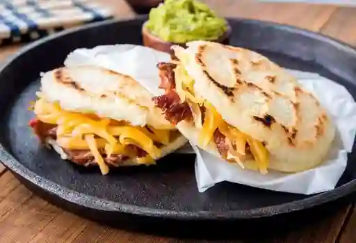 Arepa Asada de Pernil