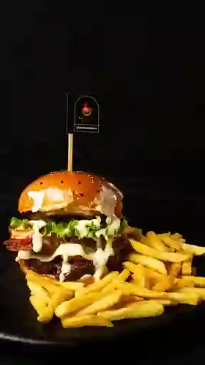 Hamburguesa Mixta con Papas