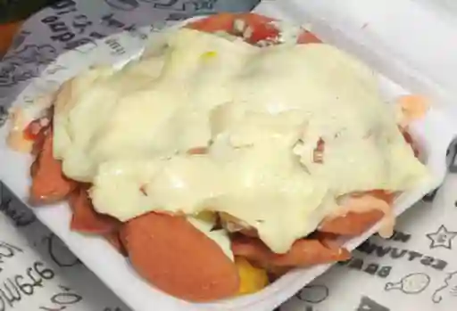 Salchipapa Gratinada