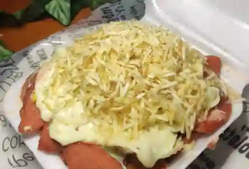 Salchipapa Queso y Ripio