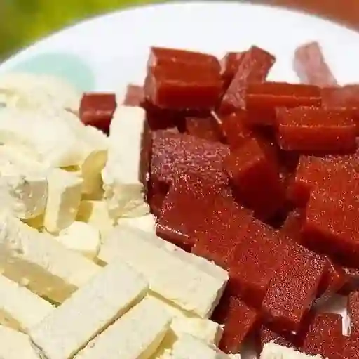 Boder Relleno de Queso y Bocadillo Personal