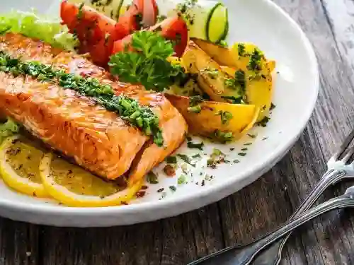 Salmón Al Ajillo