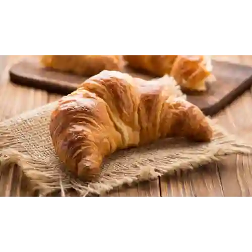 Combo Dona, Pastel de Pollo y Croissant