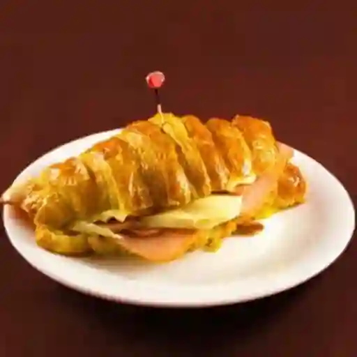 Croissant con Jamon y Queso