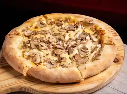 Pizza Pollo Champiñón