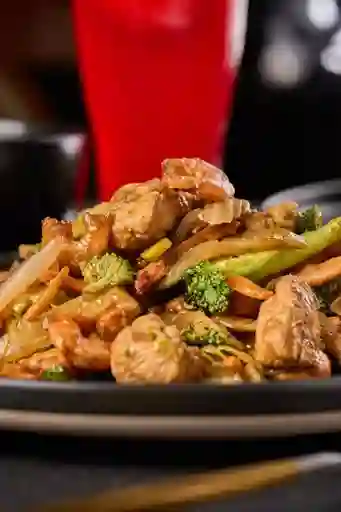 Chop Suey de Pollo y Lomito Mediano