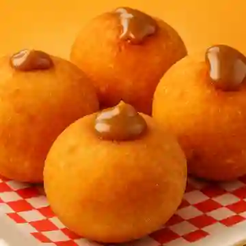 Buñuelo Relleno de Arequipe